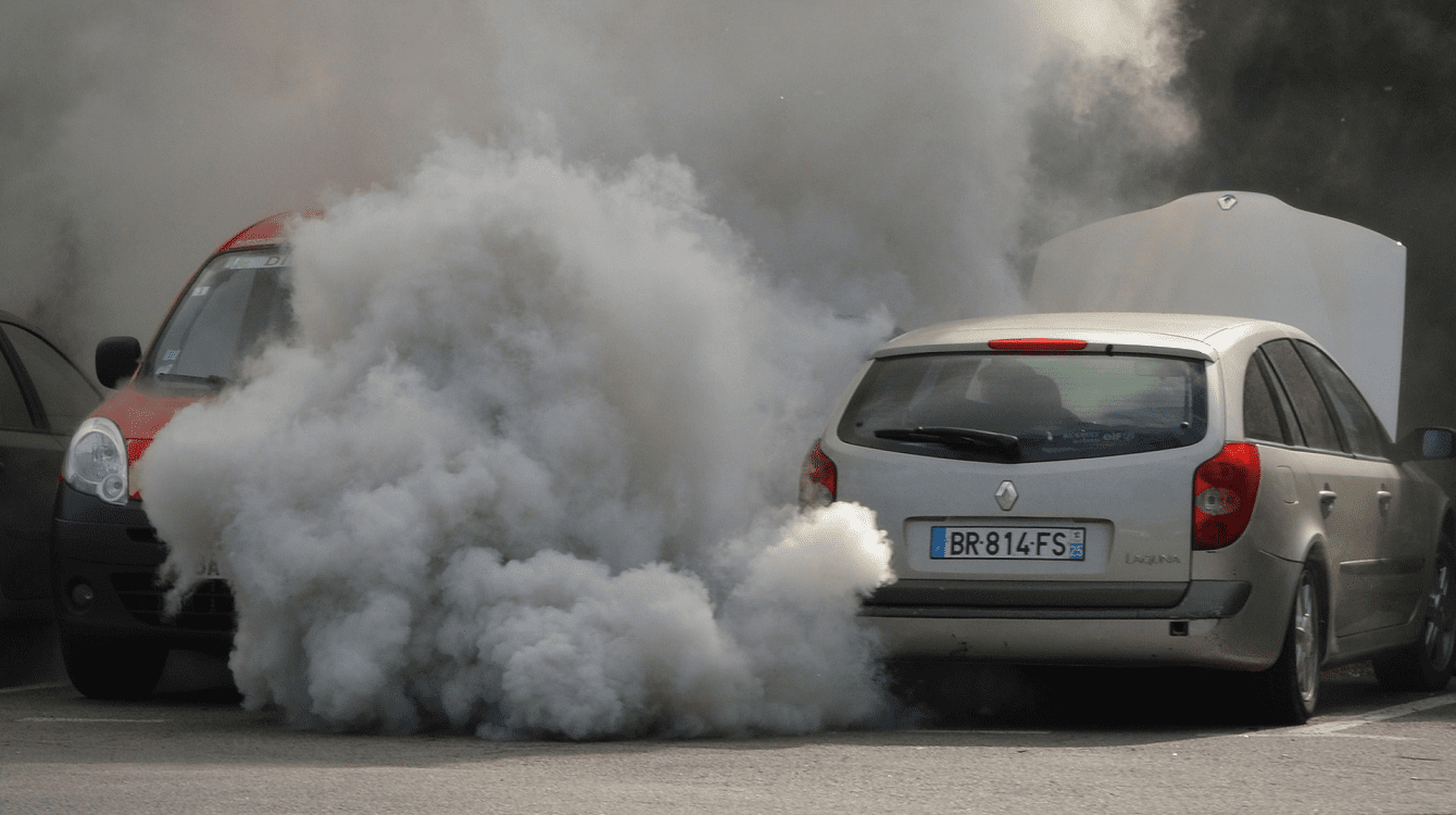 Auto, emise, spalovací motor