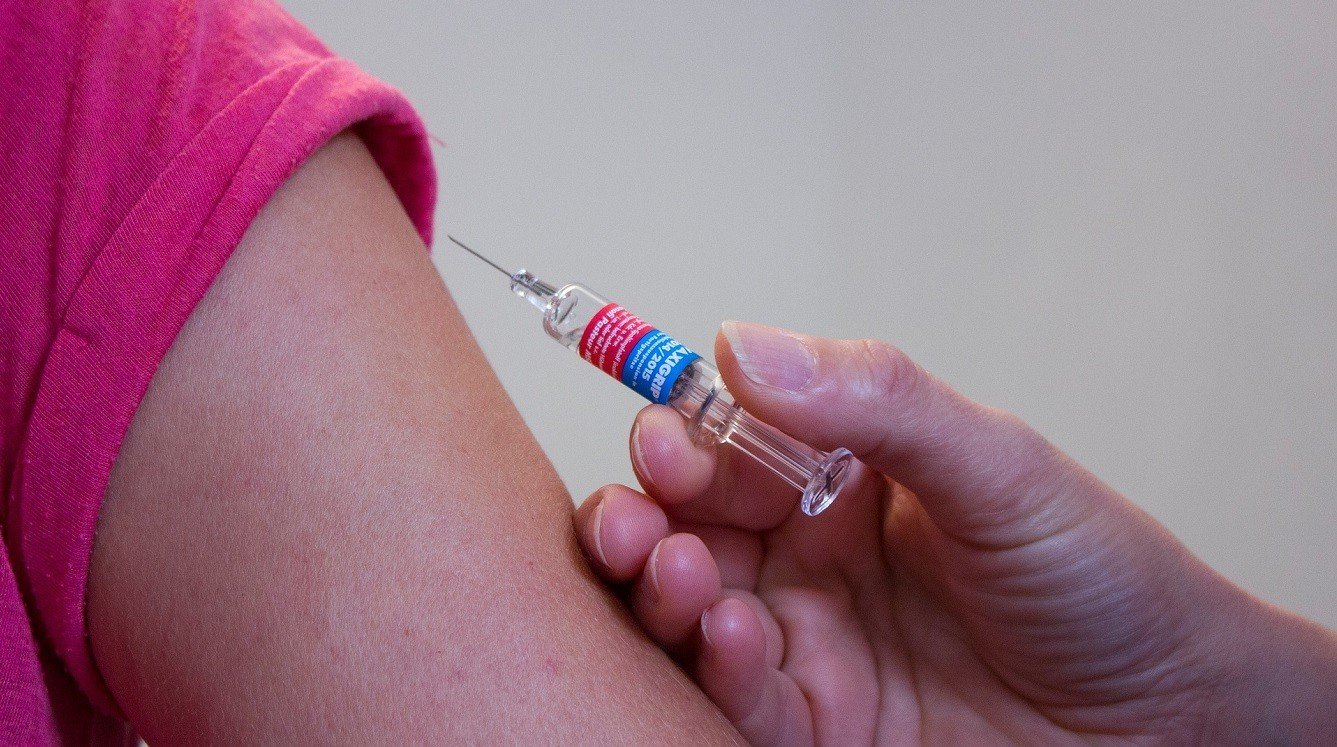 Očkování, injekce, vakcína